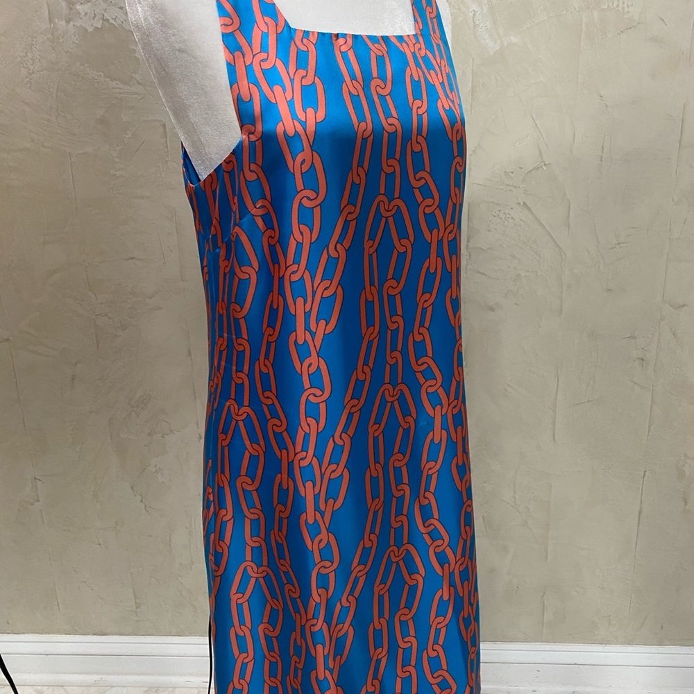 NWOT Julie Brown Sleeveless Dress Blue with Salmon Chain Pattern